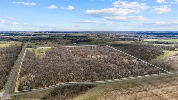 $670,000 | 471 County Road, Centerview, MO 64019