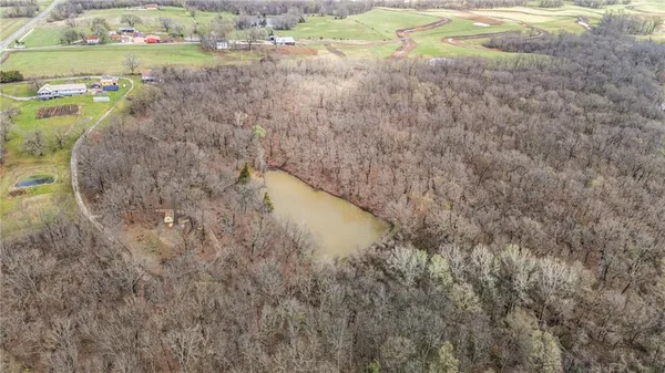 $670,000 | 471 County Road, Centerview, MO 64019