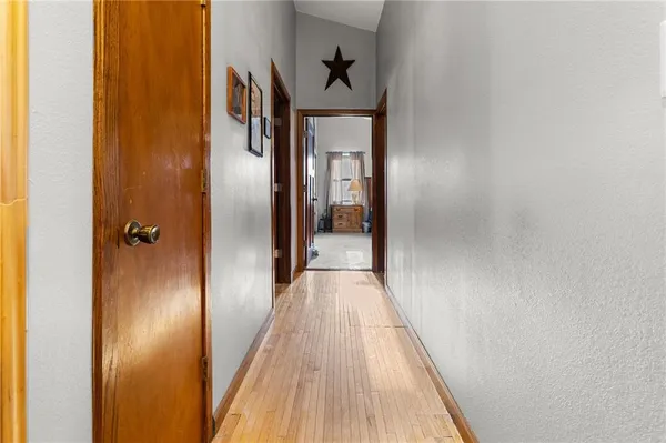 $670,000 | 471 County Road, Centerview, MO 64019