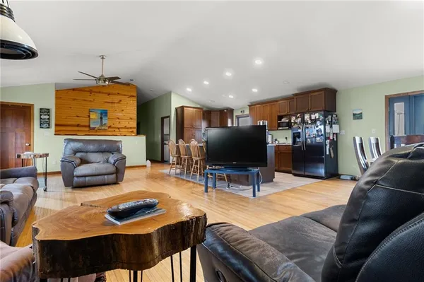 $670,000 | 471 County Road, Centerview, MO 64019