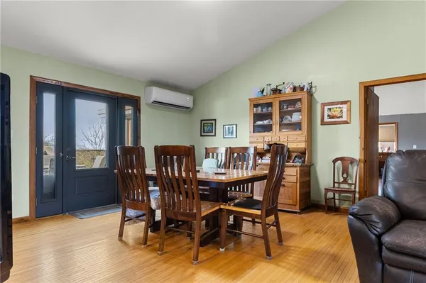 $670,000 | 471 County Road, Centerview, MO 64019