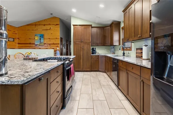$670,000 | 471 County Road, Centerview, MO 64019