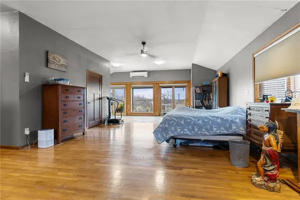 $670,000 | 471 County Road, Centerview, MO 64019