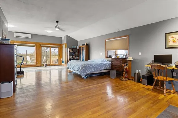 $670,000 | 471 County Road, Centerview, MO 64019