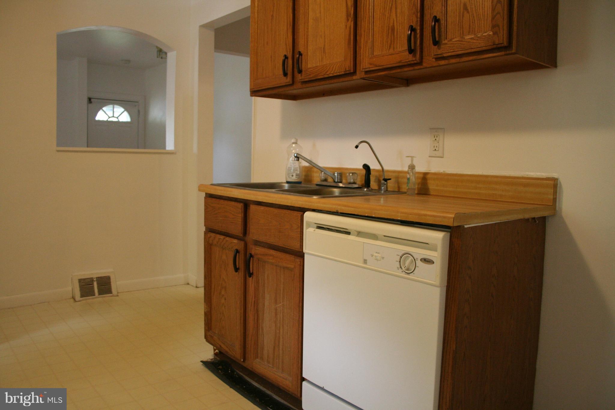 654 Old Waugh Chapel Road Odenton, MD 21113 - Photo 5 of 30 Kitchen