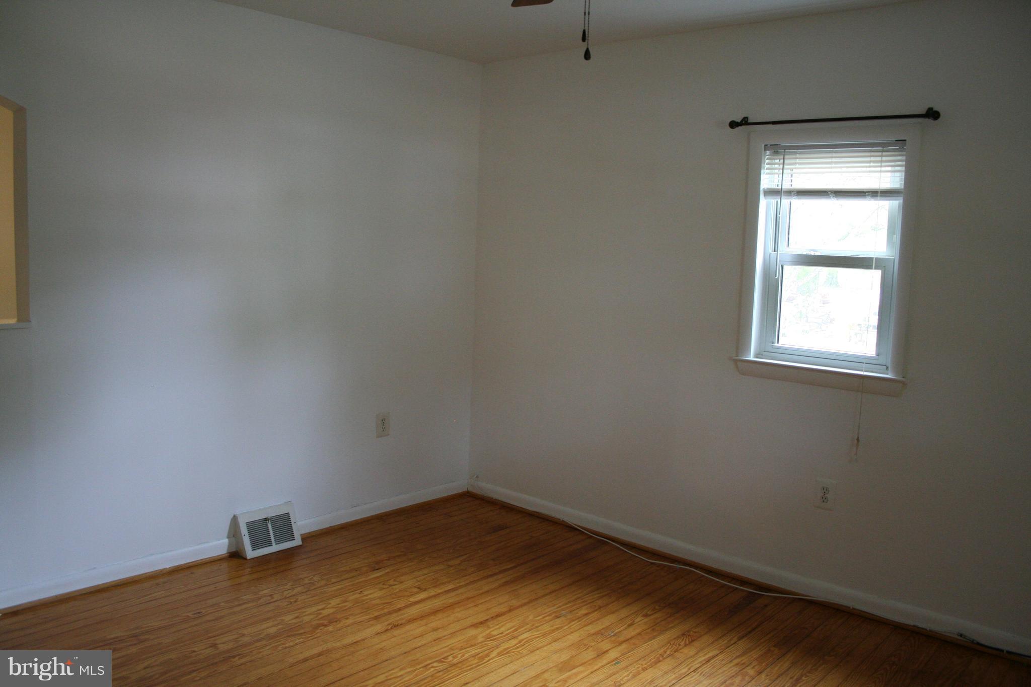 654 Old Waugh Chapel Road Odenton, MD 21113 - Photo 7 of 30 Living Room