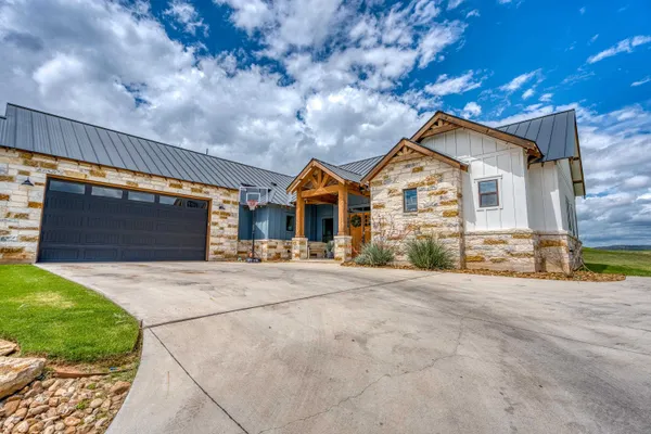 $899,990 | 112 Legendary Estates Drive, Kingsland, TX 78639