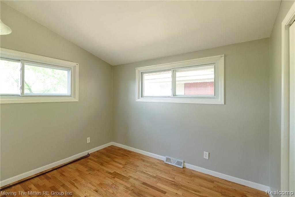 8431 Belleville Road Belleville, MI 48111 - Photo 17 of 42