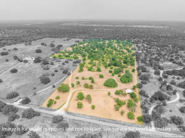 $632,960 | 445 Private Road 7822, Natalia, TX 78059