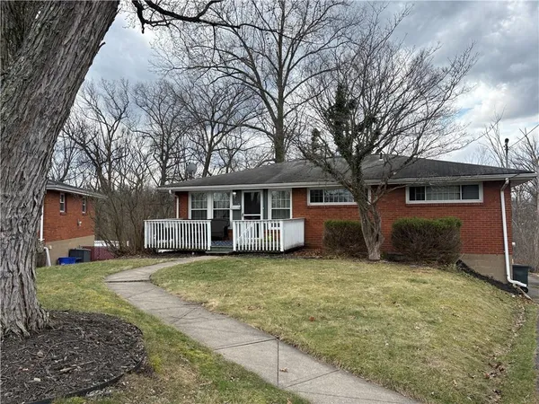 $179,900 | 562 Firethorne Drive, Monroeville, PA 15146