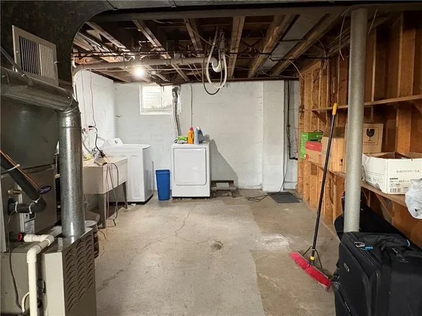 $179,900 | 562 Firethorne Drive, Monroeville, PA 15146