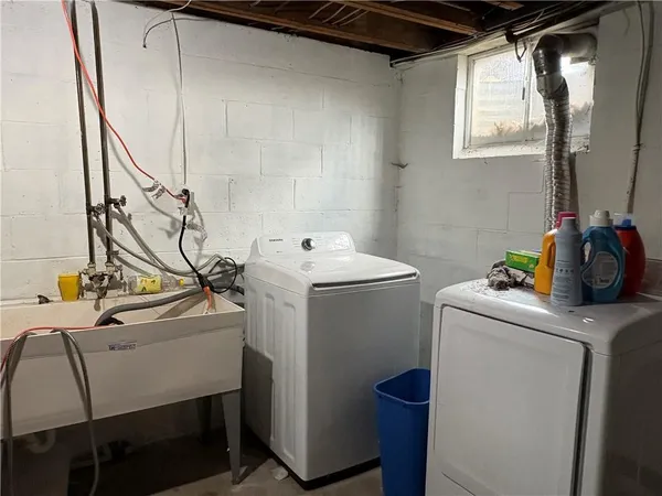 $179,900 | 562 Firethorne Drive, Monroeville, PA 15146