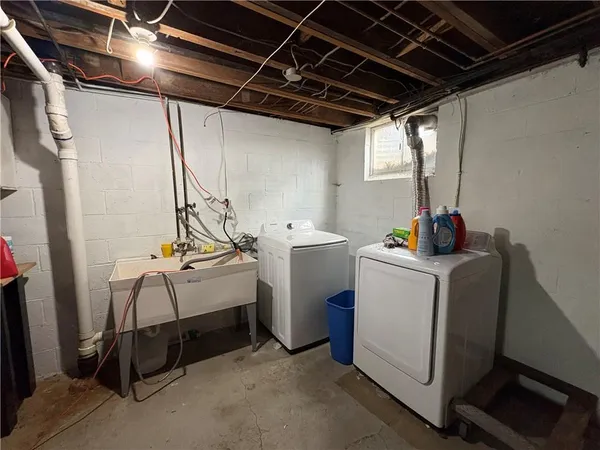 $179,900 | 562 Firethorne Drive, Monroeville, PA 15146