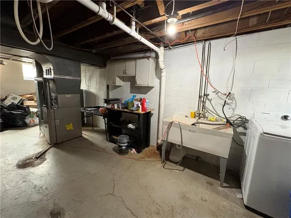 $179,900 | 562 Firethorne Drive, Monroeville, PA 15146