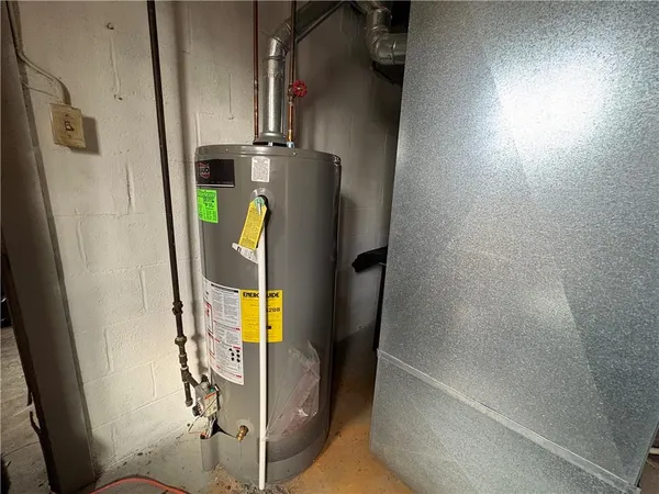 $179,900 | 562 Firethorne Drive, Monroeville, PA 15146