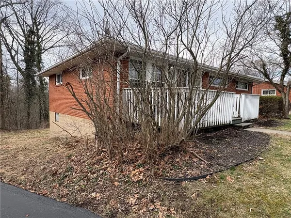 $179,900 | 562 Firethorne Drive, Monroeville, PA 15146