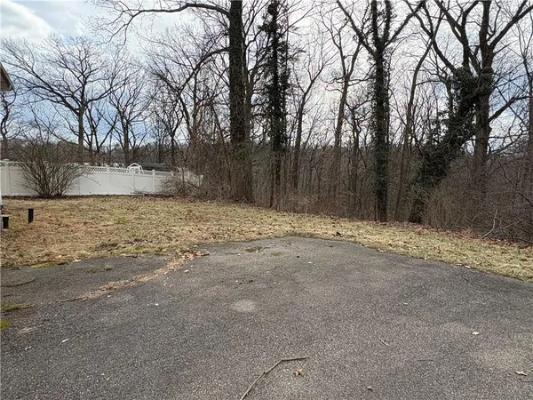 $179,900 | 562 Firethorne Drive, Monroeville, PA 15146