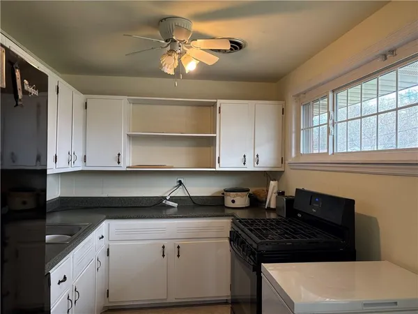 $179,900 | 562 Firethorne Drive, Monroeville, PA 15146