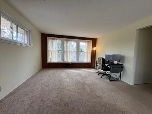 $179,900 | 562 Firethorne Drive, Monroeville, PA 15146