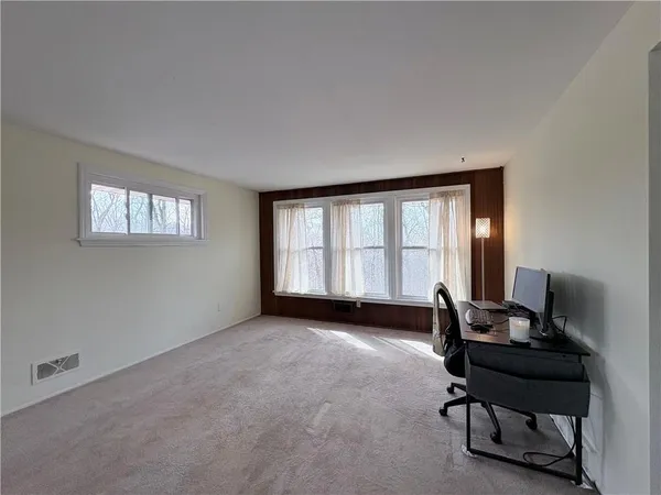 $179,900 | 562 Firethorne Drive, Monroeville, PA 15146