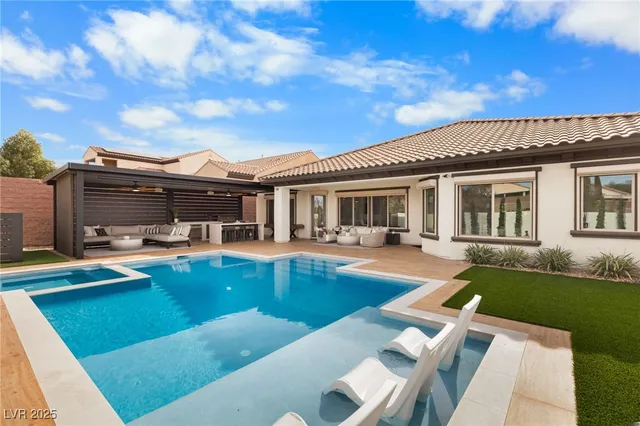 $1,325,000 | 2460 Chateau Napoleon Drive, Henderson, NV 89044