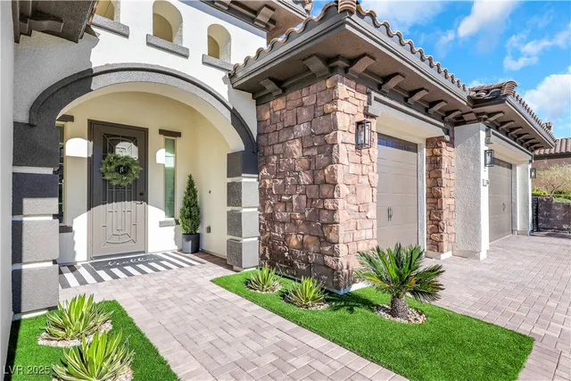 $1,325,000 | 2460 Chateau Napoleon Drive, Henderson, NV 89044