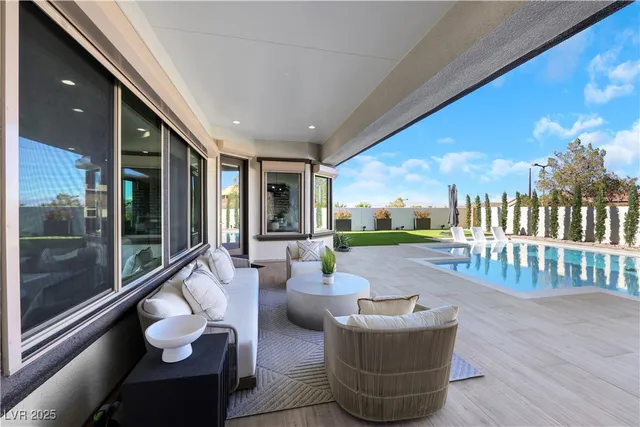 $1,325,000 | 2460 Chateau Napoleon Drive, Henderson, NV 89044