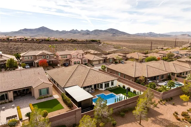 $1,325,000 | 2460 Chateau Napoleon Drive, Henderson, NV 89044
