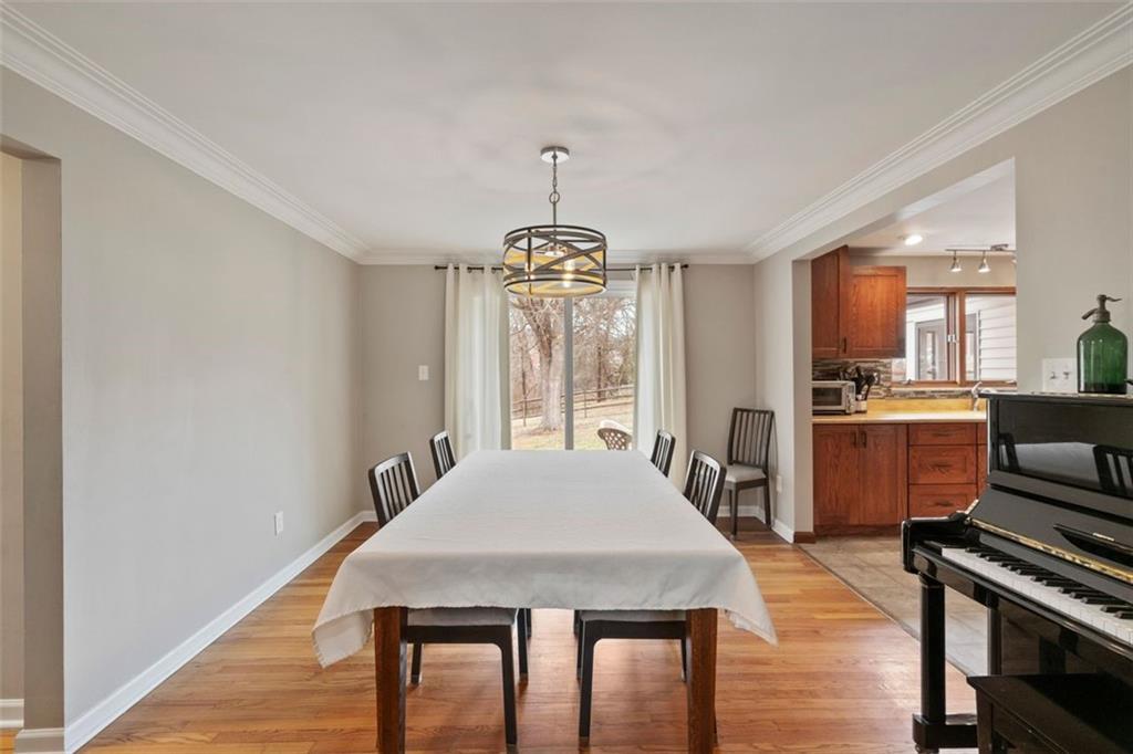 426 Thompsonville Road McMurray, PA 15317 - Photo 6 of 24 Looking for the open room concept for today's living stye? You have found your new home! Move easily from room to room. Dining room is 14' x 11'. Easy access to the outdoor back patio and huge private fenced-in back yard!