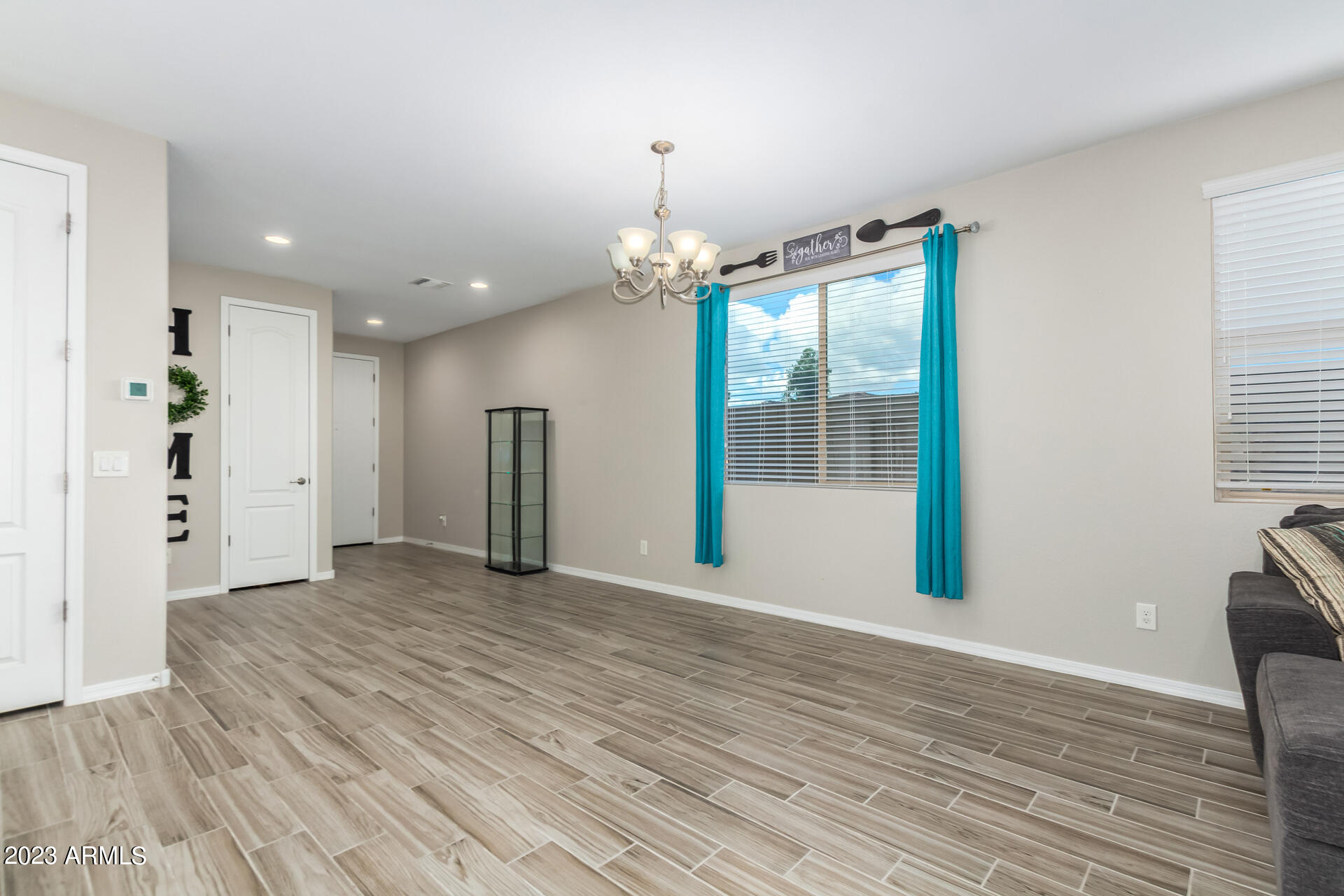 2810 East Fraktur Road Phoenix, AZ 85040 - Photo 11 of 37 0015-16 - Fraktur 2810