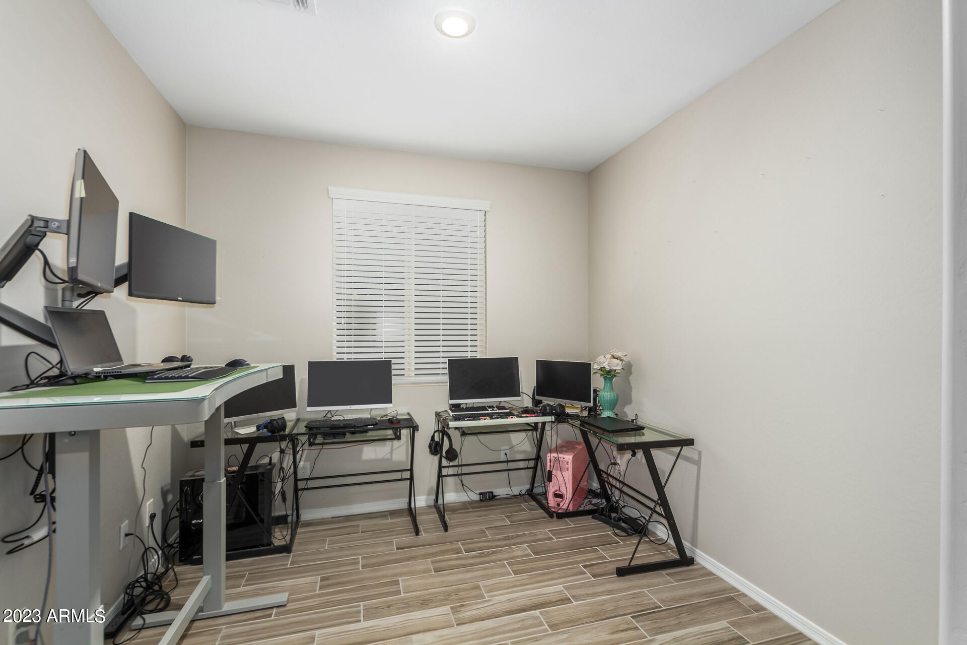 2810 East Fraktur Road Phoenix, AZ 85040 - Photo 25 of 37 0031-31 - Fraktur 2810