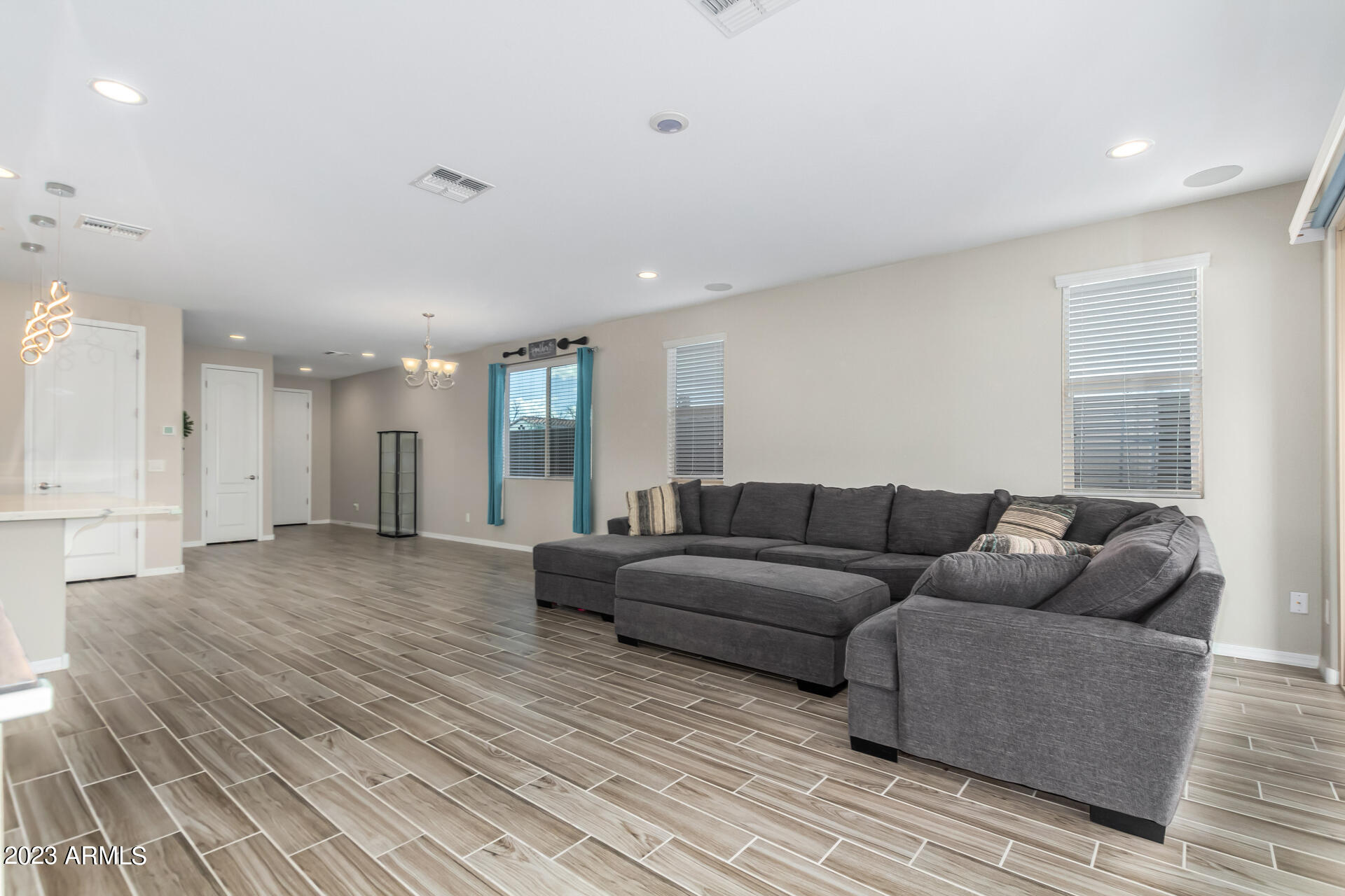 2810 East Fraktur Road Phoenix, AZ 85040 - Photo 7 of 37 0009-9 - Fraktur 2810