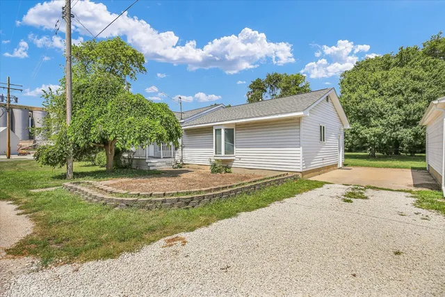 $160,000 | 324 West 6th Street, Gibson City, IL 60936