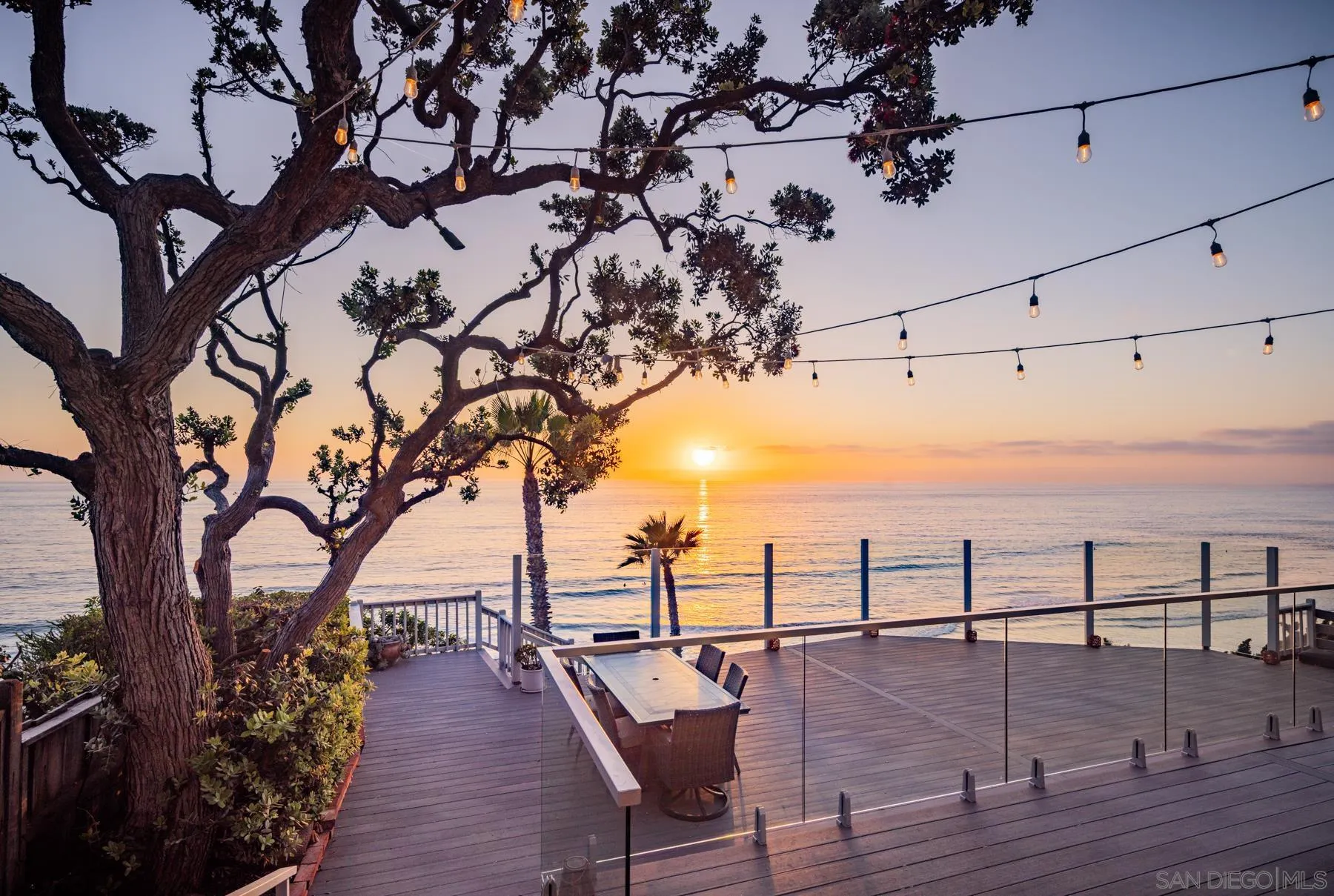 1036 Neptune Avenue Encinitas, CA 92024 - Photo 20 of 34 a view of a terrace with seating space