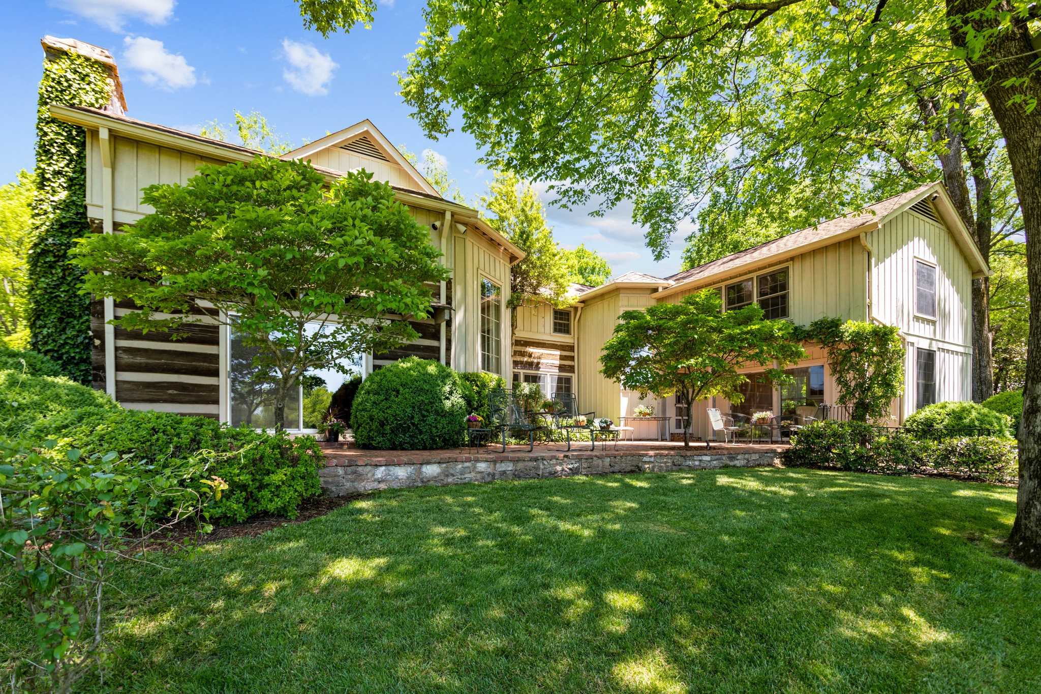 370 Vaughn Road Nashville, TN 37221 - Photo 27 of 27 a front view of a house with a yard