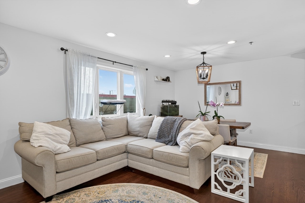 24 Arsenal Street, Unit 2D Watertown, MA 02472 - Photo 3 of 21