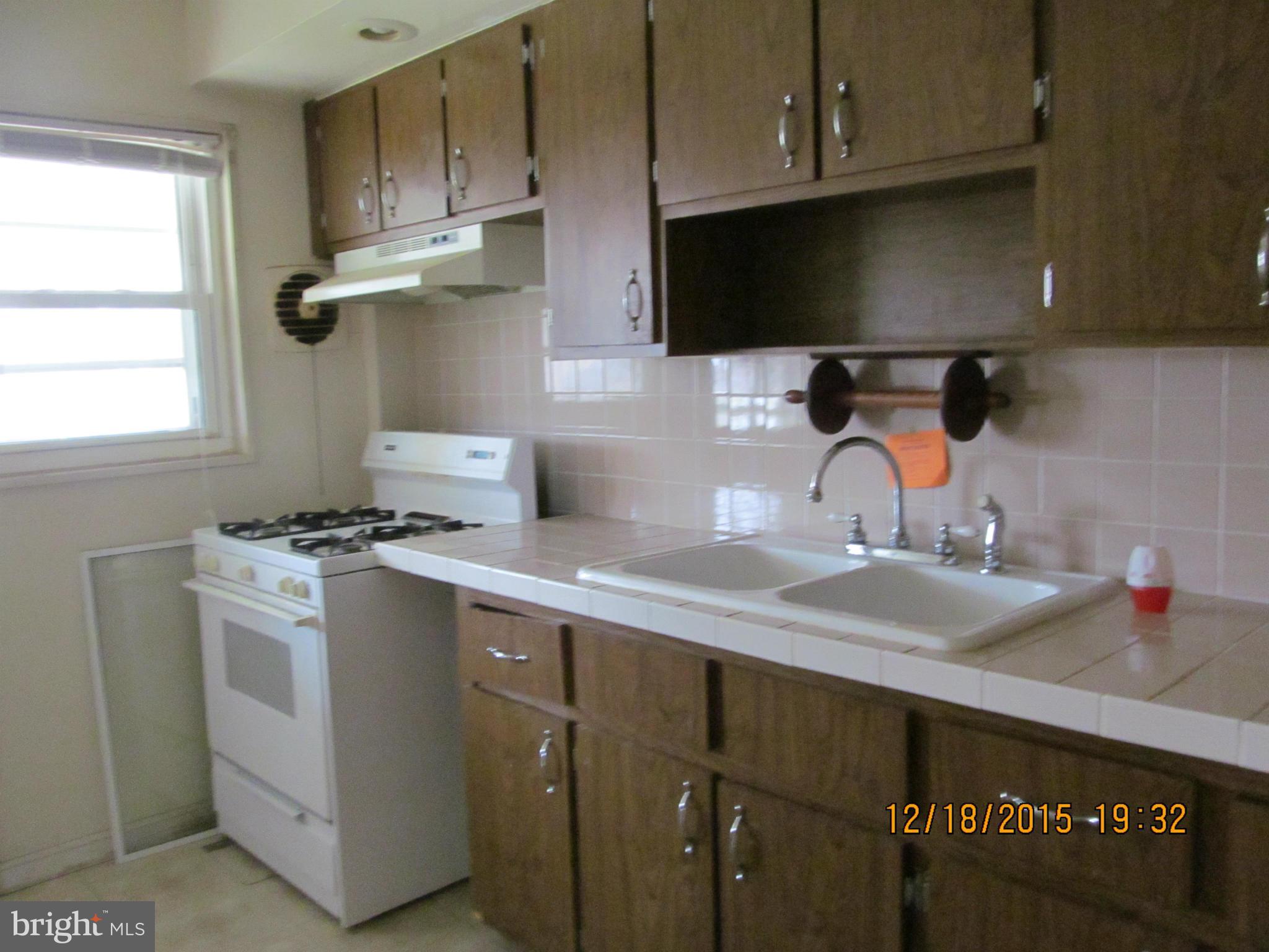 5472 Addington Road Baltimore, MD 21207 - Photo 4 of 16 Interior (General)
