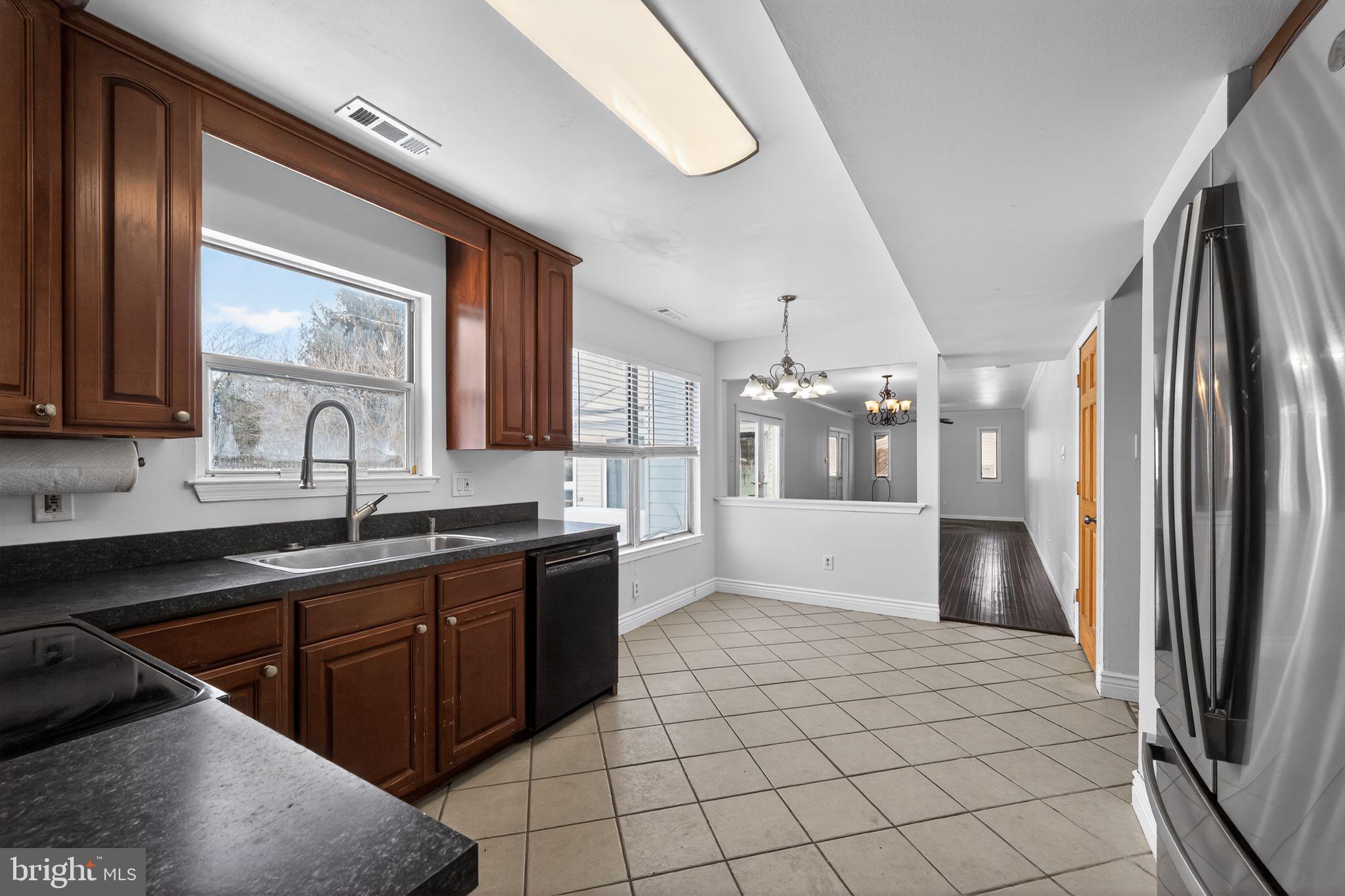 1868 Sunrise Way Jamison, PA 18929 - Photo 7 of 30