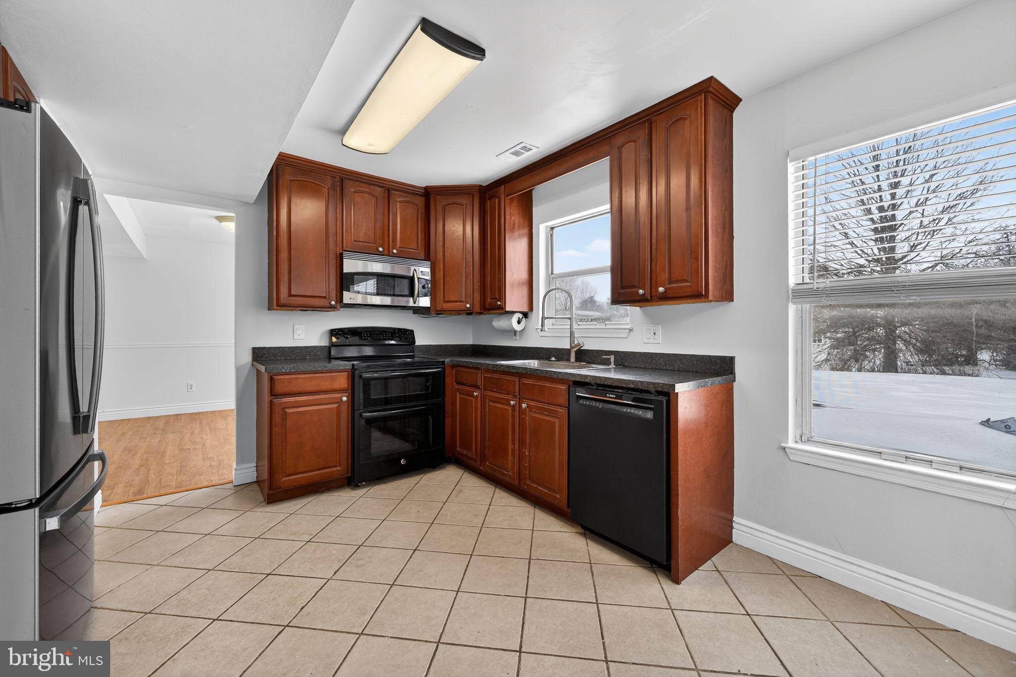 1868 Sunrise Way Jamison, PA 18929 - Photo 8 of 30