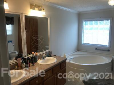 1714 Union Road Rutherfordton, NC 28139 - Photo 22 of 40 a bathroom with a sink and a bathtub
