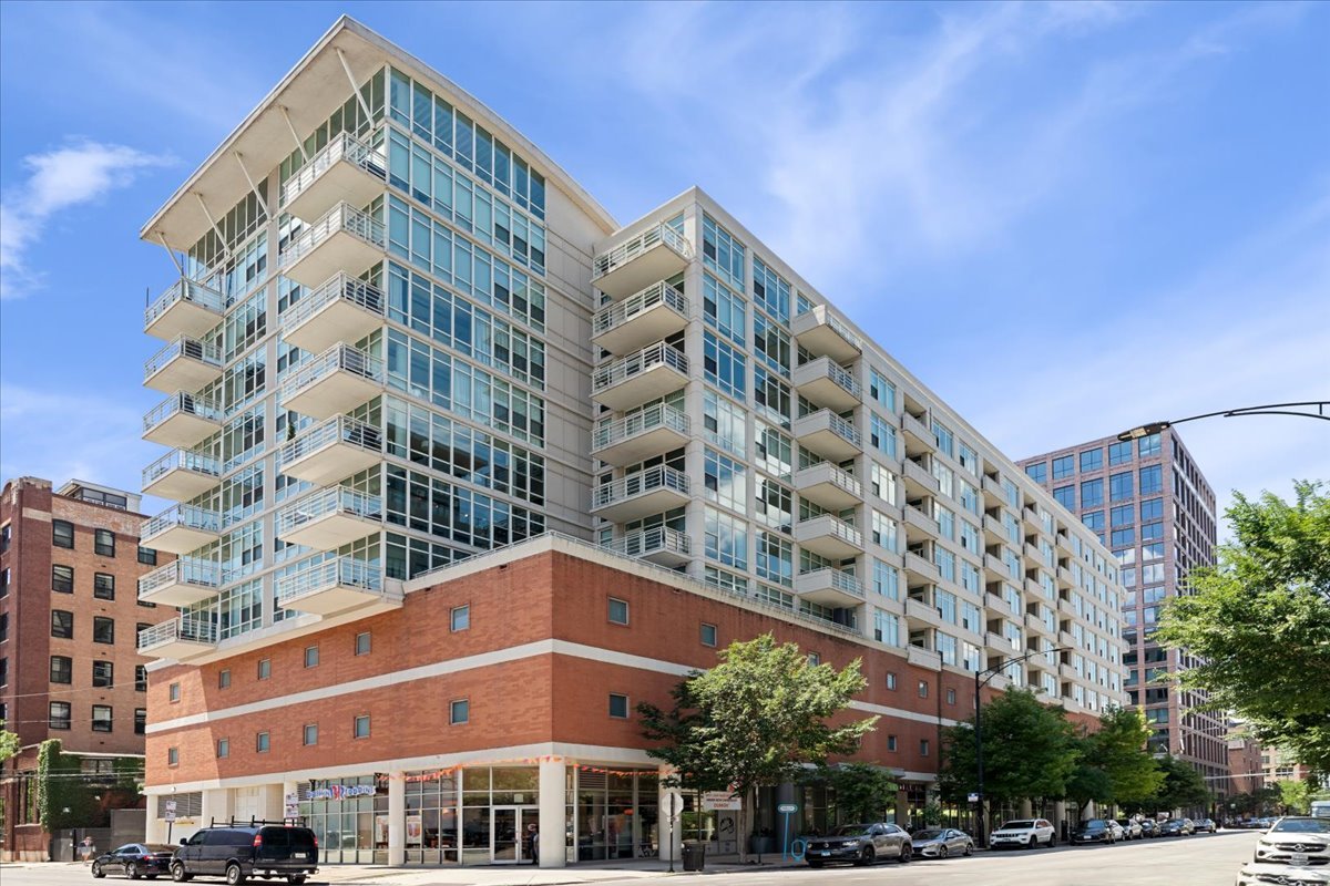 909 West Washington Boulevard, Unit 606 Chicago, IL 60607 - Photo 1 of 20