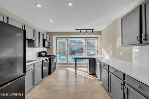 $4,000 | 148 Ambassador Drive, Unit 1054, Red Bank, NJ 07701