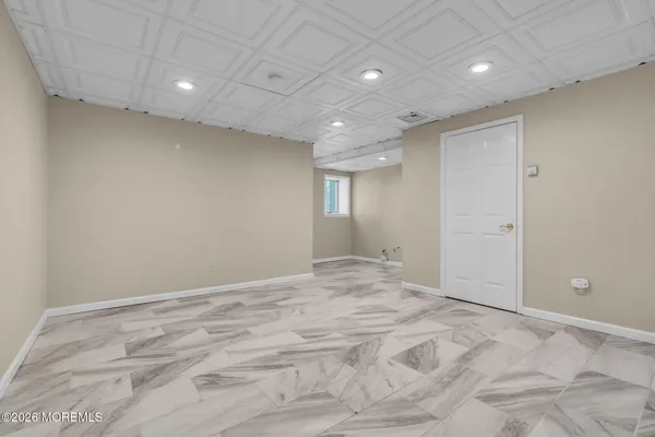 $4,000 | 148 Ambassador Drive, Unit 1054, Red Bank, NJ 07701