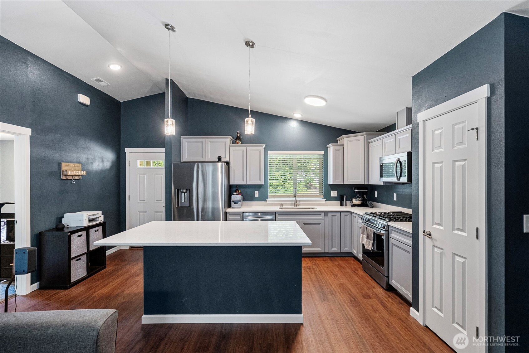 439 Sunnyhill Road West Bremerton, WA 98312 - Photo 6 of 24 Gallery Image 6