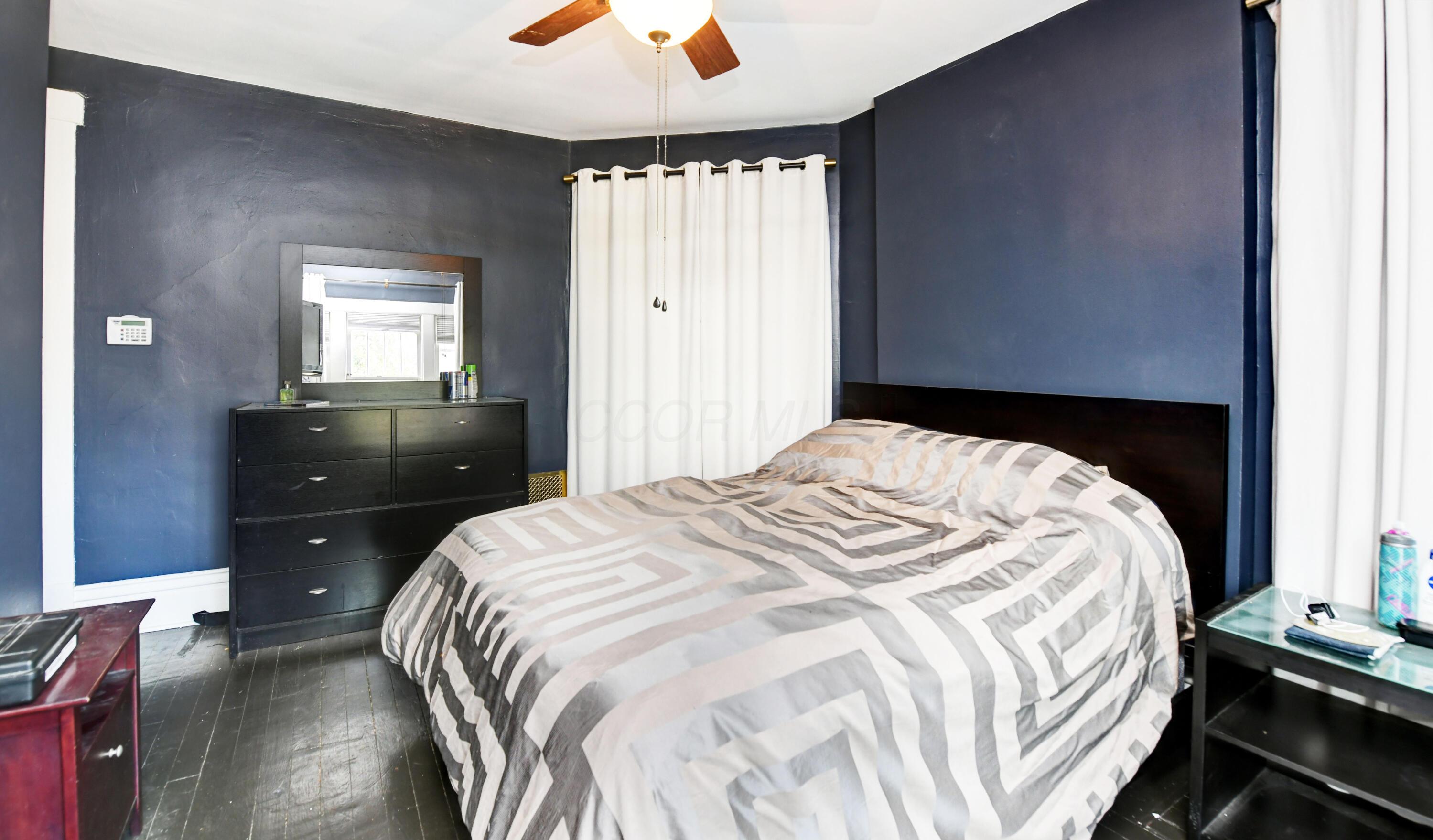 991 Bryden Road Columbus, OH 43205 - Photo 23 of 28 Third Bedroom (3)