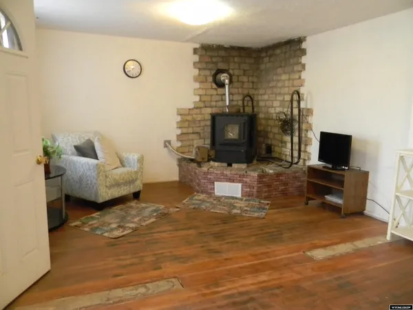 $165,000 | 307 Diamondville Avenue, Diamondville, WY 83116