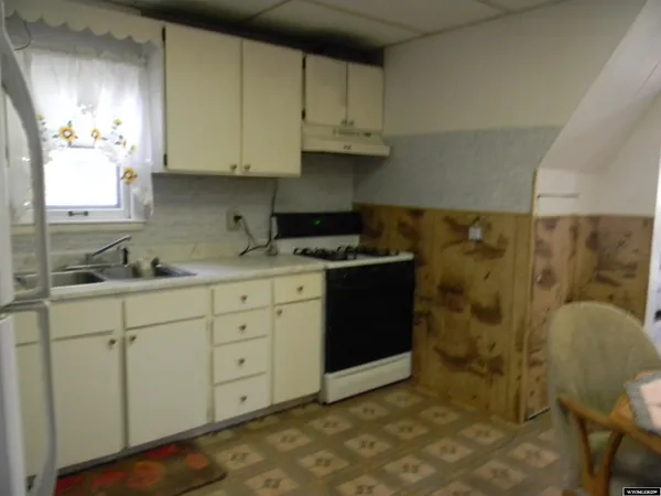 $165,000 | 307 Diamondville Avenue, Diamondville, WY 83116