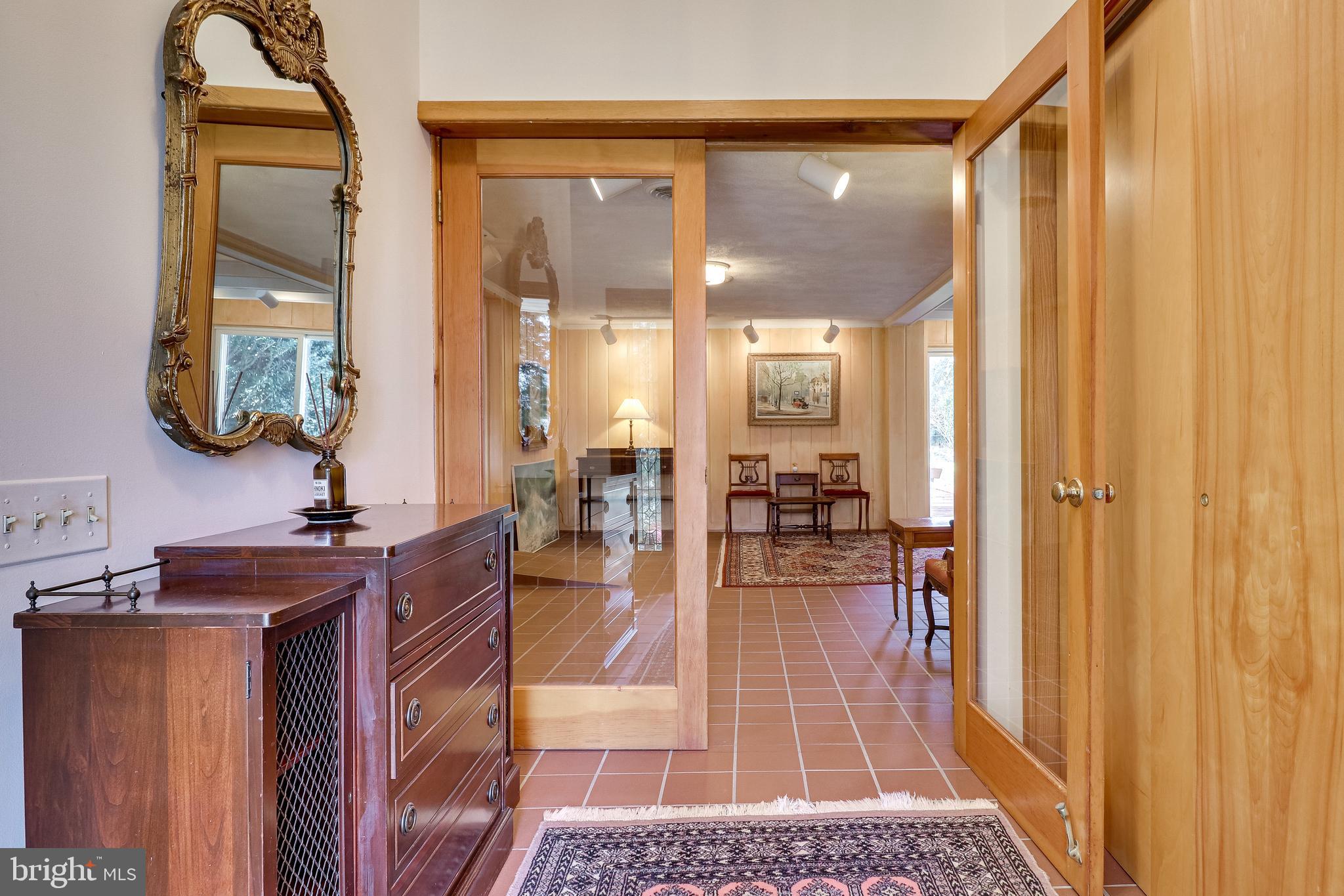 6444 Elmdale Road Alexandria, VA 22312 - Photo 5 of 64