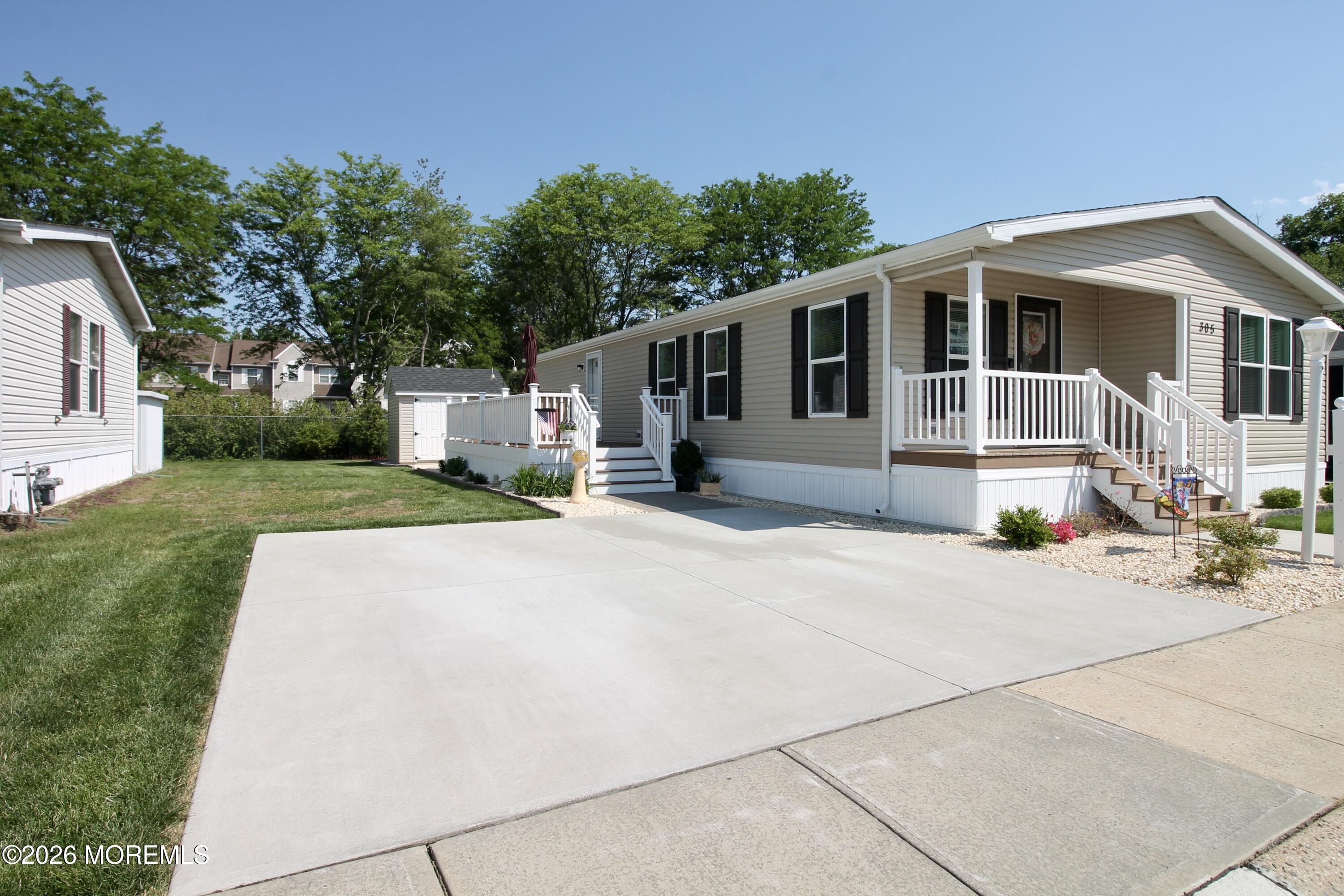 305 Farm Road Freehold, NJ 07728 - Photo 4 of 37 IMG_7744