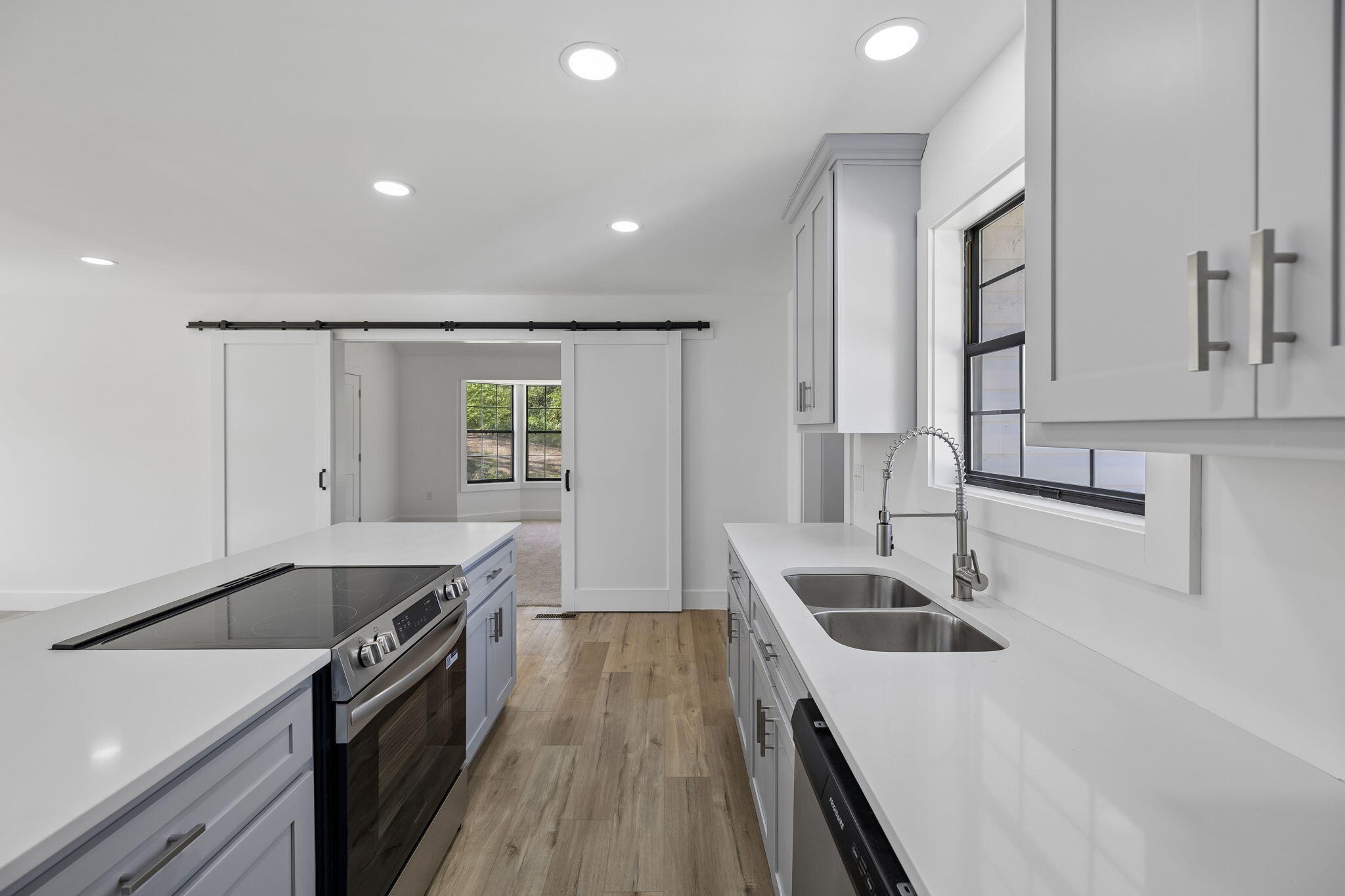 614 Shoemaker Street Athens, TN 37303 - Photo 14 of 46 Kitchen